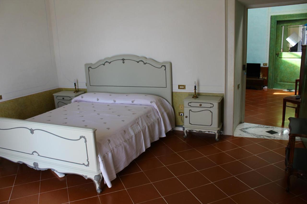 מטרה Palazzo Bernardini B & B מראה חיצוני תמונה